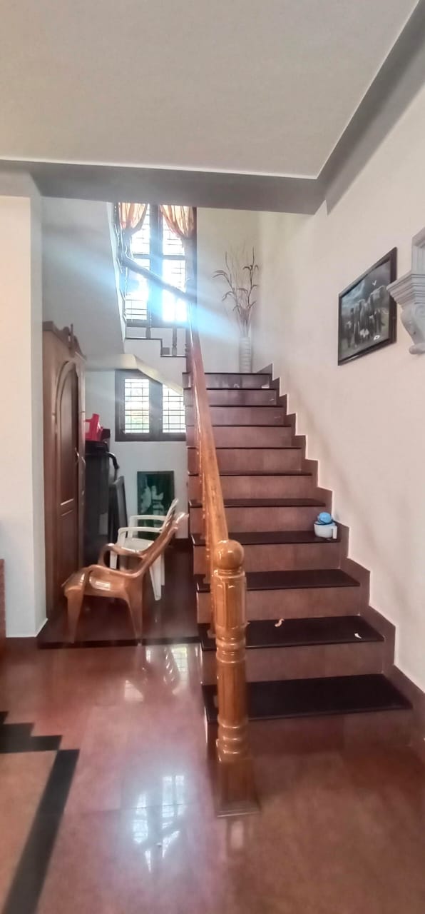 2400sqft, 5BHK Semifurnished House in Palarivattom