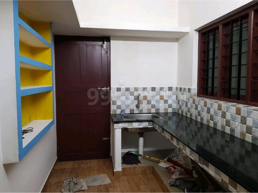 2BHK Semifurnished House 900sqft