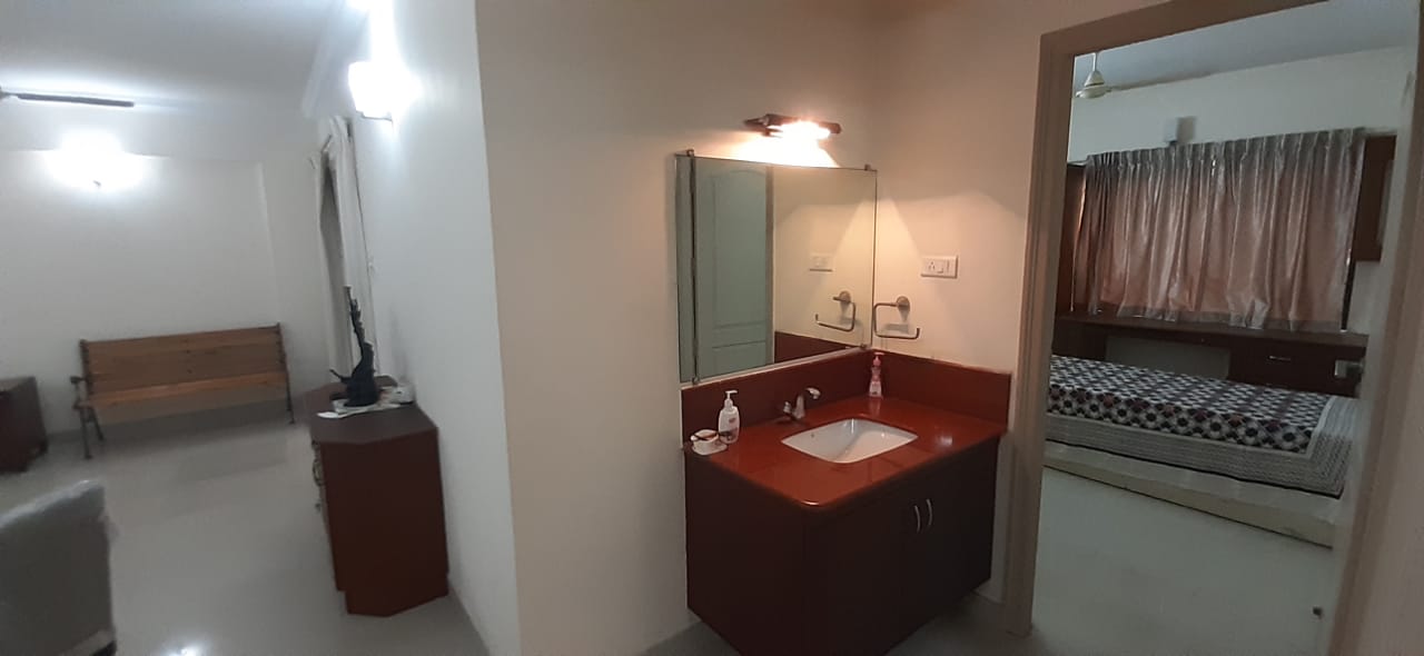 3BHK Semifurnished Flat in Palarivattam, 1500sqft sqft