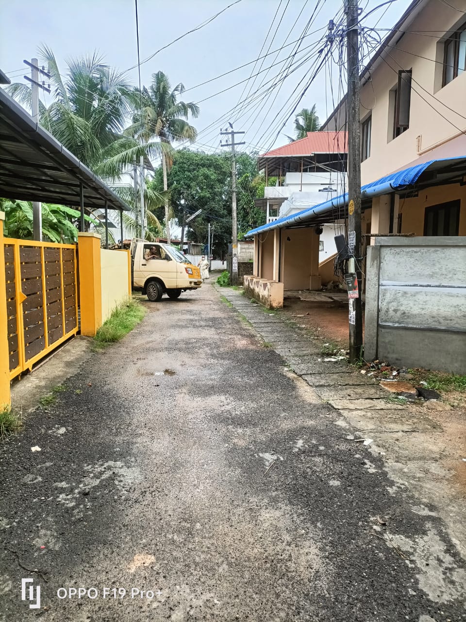 3BHK Semifurnished House with 2.5cent Land1450sqft