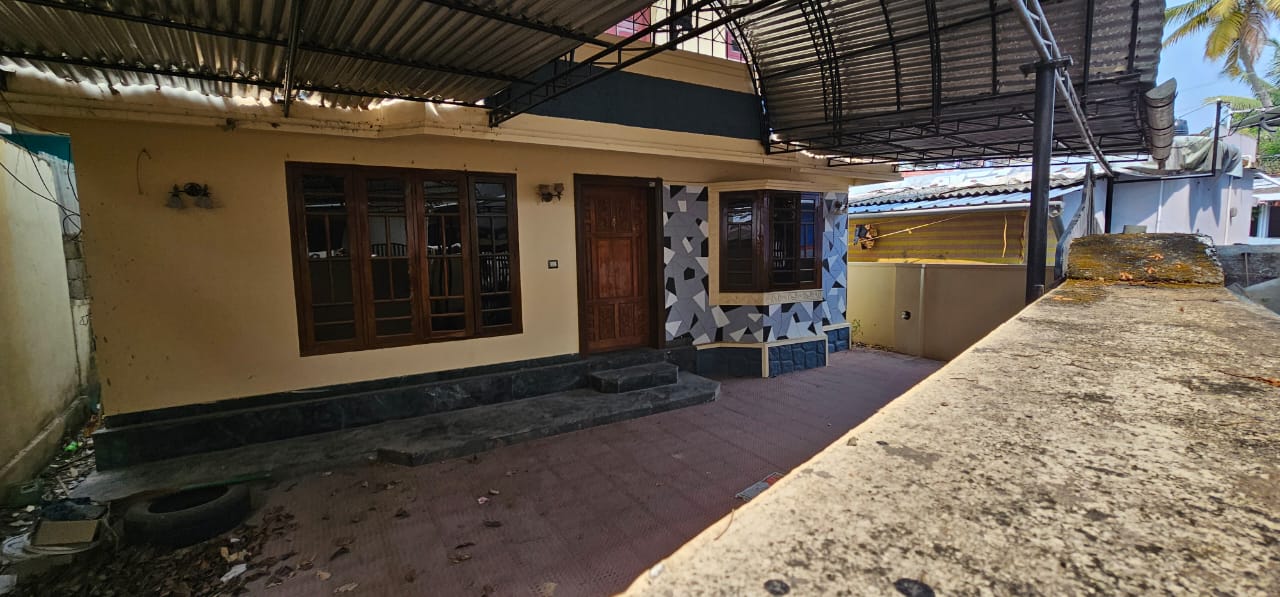 3BHK Semifurnished House with 3cent Land 1600sqft