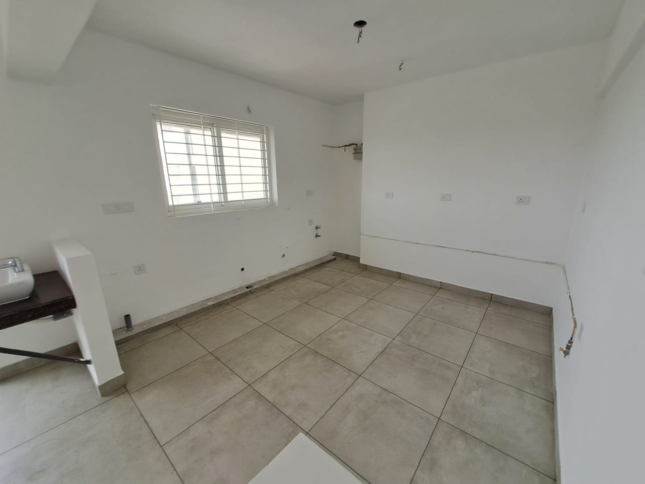3BHK Unfurnished Flat in Palarivattom, 2100sqft