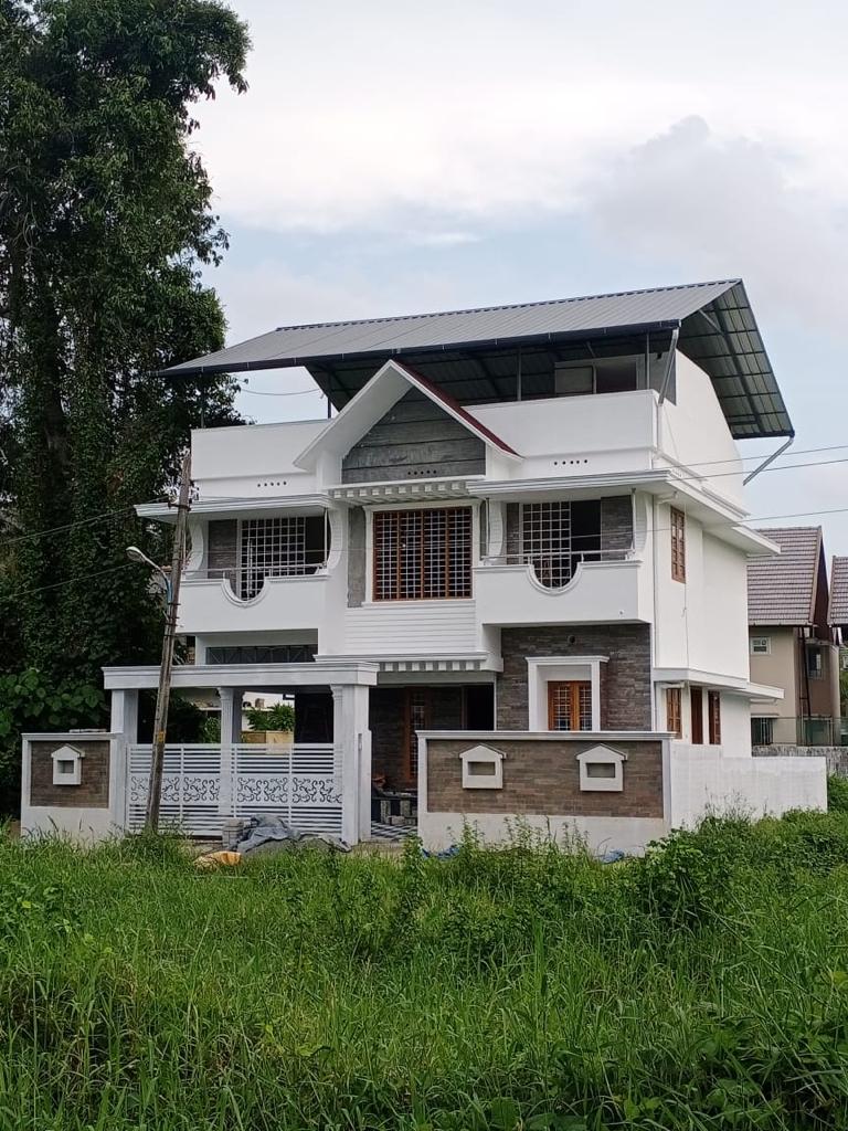 4 BHK HOUSE FOR SALE