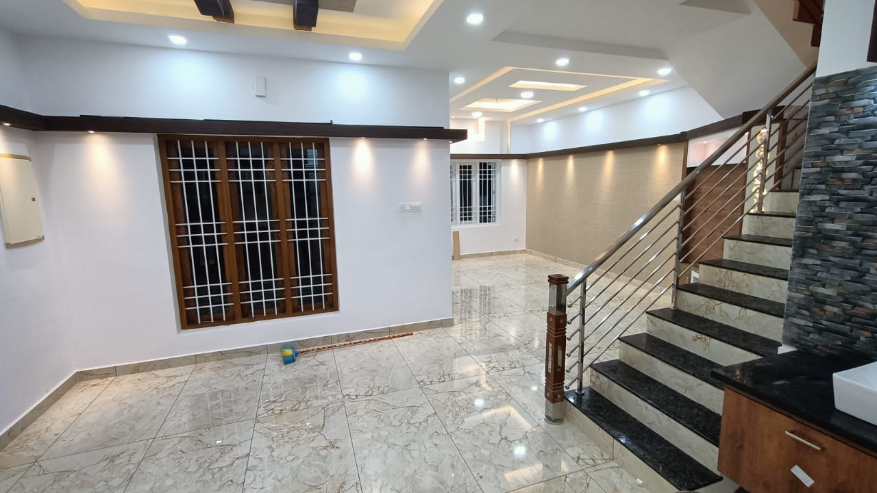 4BHK Furnished House with 3 Cents Land 1500sqft - for sale in Vennala , Palarivattom, Kerala