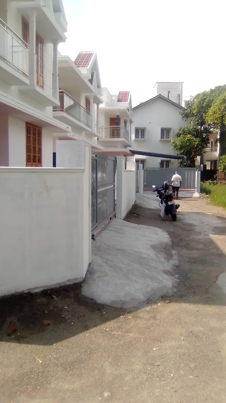 11cent of Residential Plot in Valamboor, Pattimattom