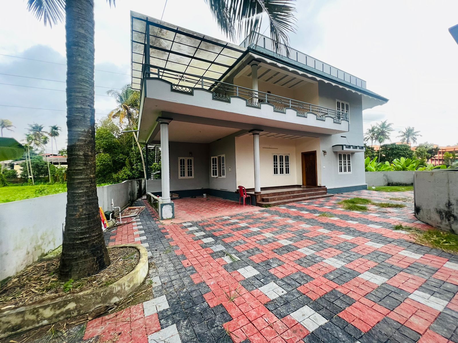 4BHK Semifurnished House with 7Cent 2500sqft