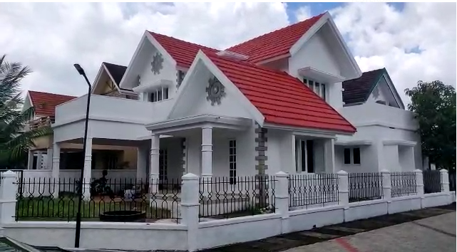 6 cents of Residential Land with House near Medical Center Hospital Palarivattom