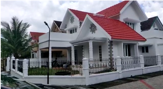 6 cents of Residential Land with House near Medical Center Hospital Palarivattom