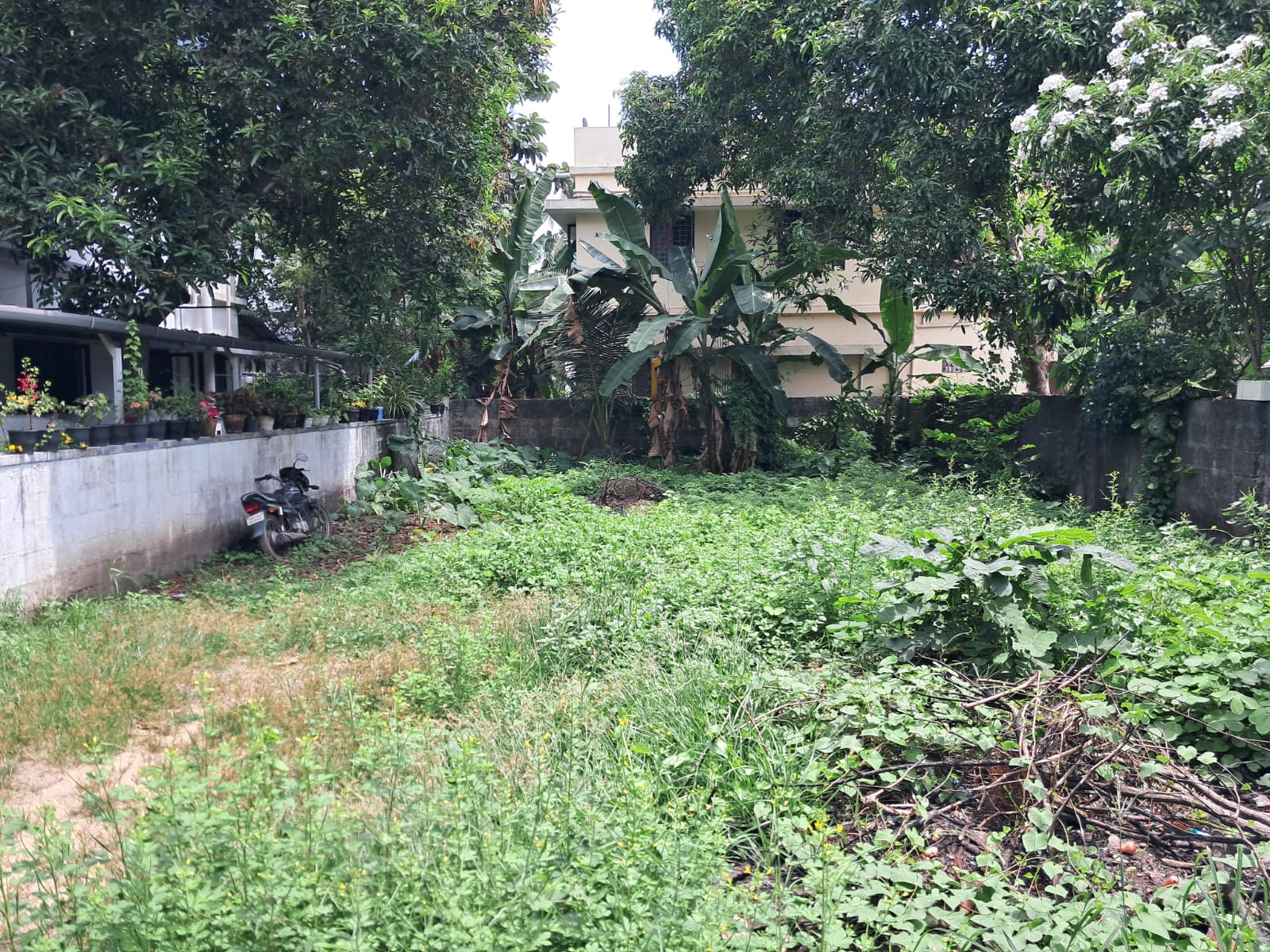 5.600cents of Residential property