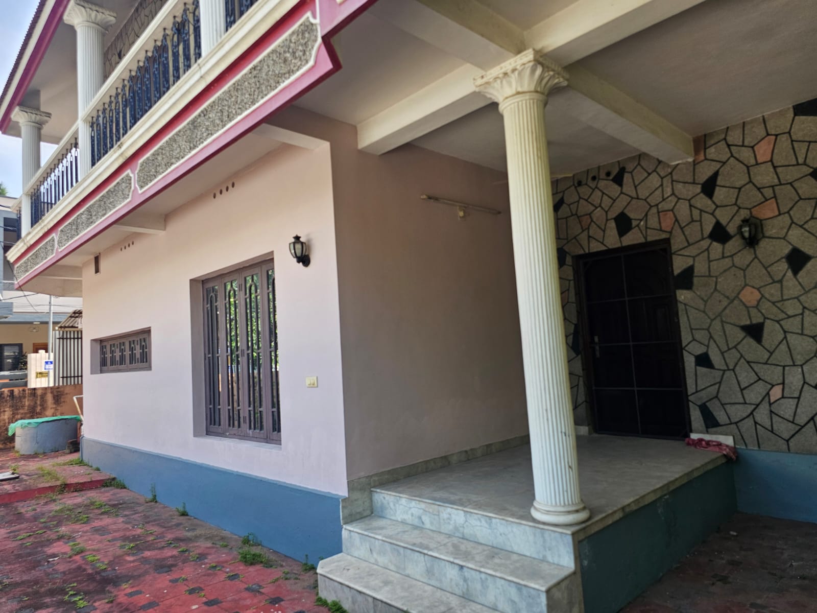 5BHK Semifurnished House with 5.100cent 2500sqft