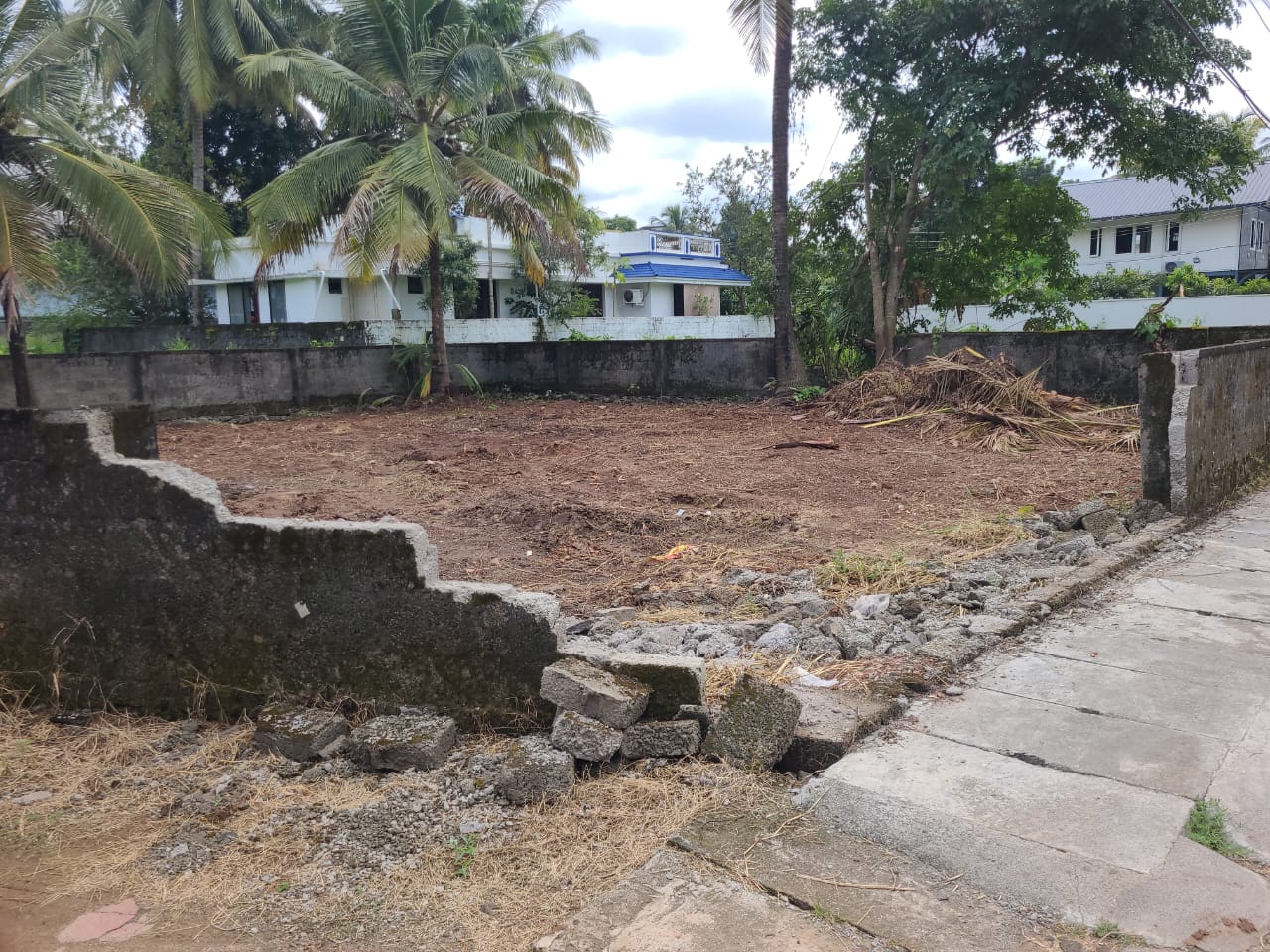 6.900cents of Land