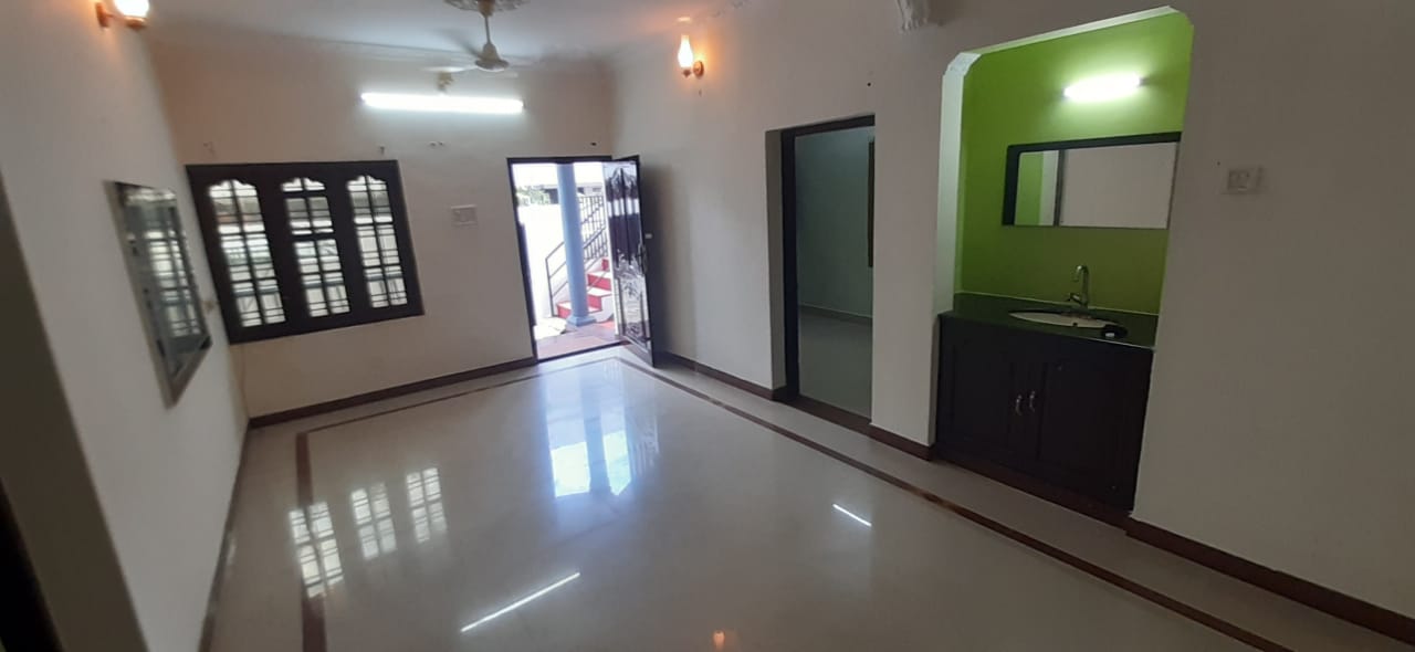 6BHK Premium Villa with 8cent 3500sqft in Vaduthala, Ernakulam