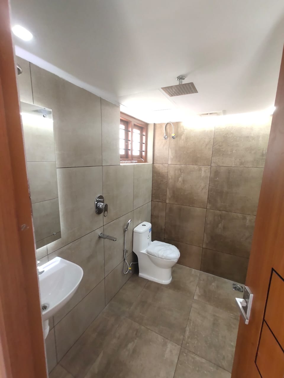 4BHK Semifurnished House with 4Cent Land 1850sqft