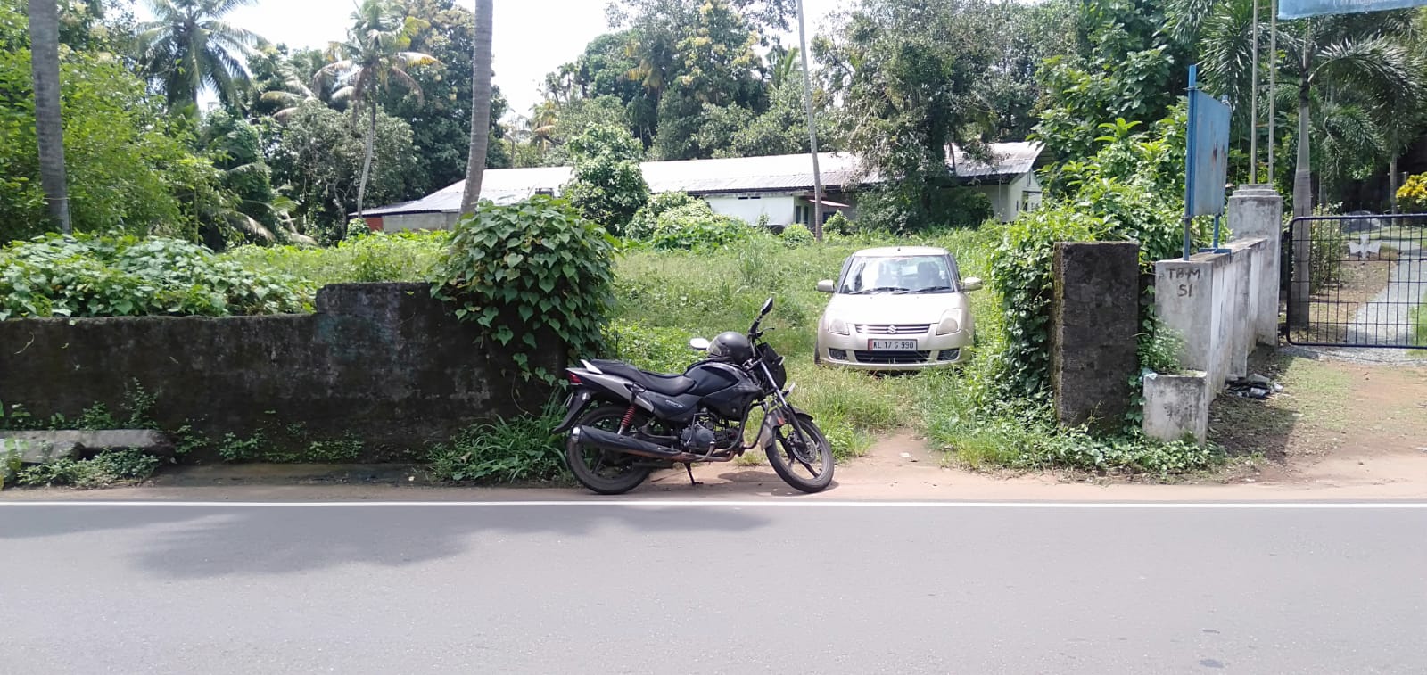 2BHK Semifurnished Flat in Petta, Tripunithura, 1100 sqft - for sale in Petta Tripunithura, Kochi ( Ernakulam ), Kerala