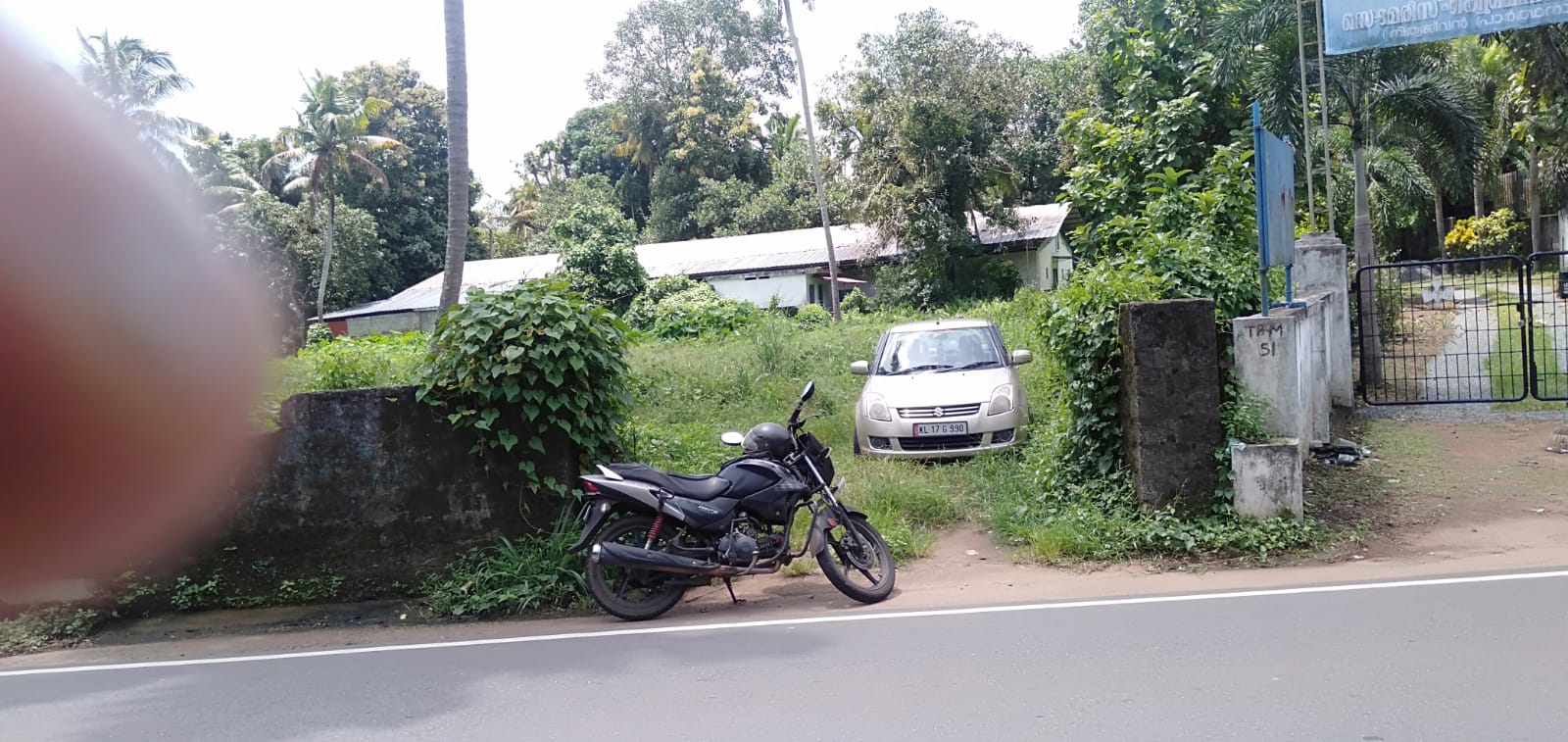 2BHK Semifurnished Flat in Petta, Tripunithura, 1100 sqft