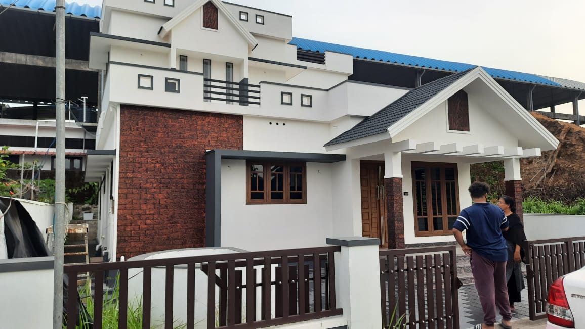 3BHK Semifurnished House with 4.25cent1250sqft
