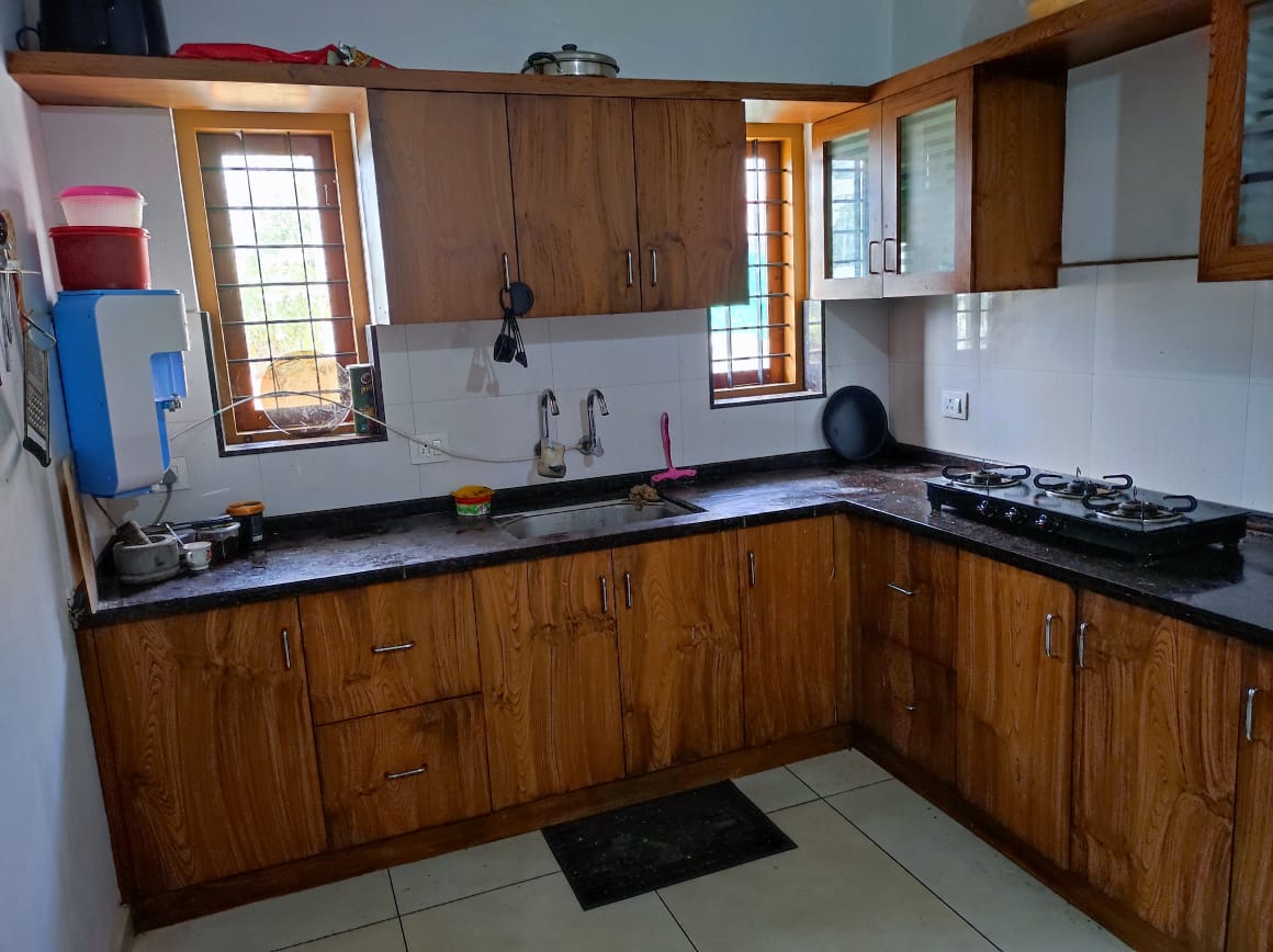4BHK Semifurnished House with 5cent 1700sqft