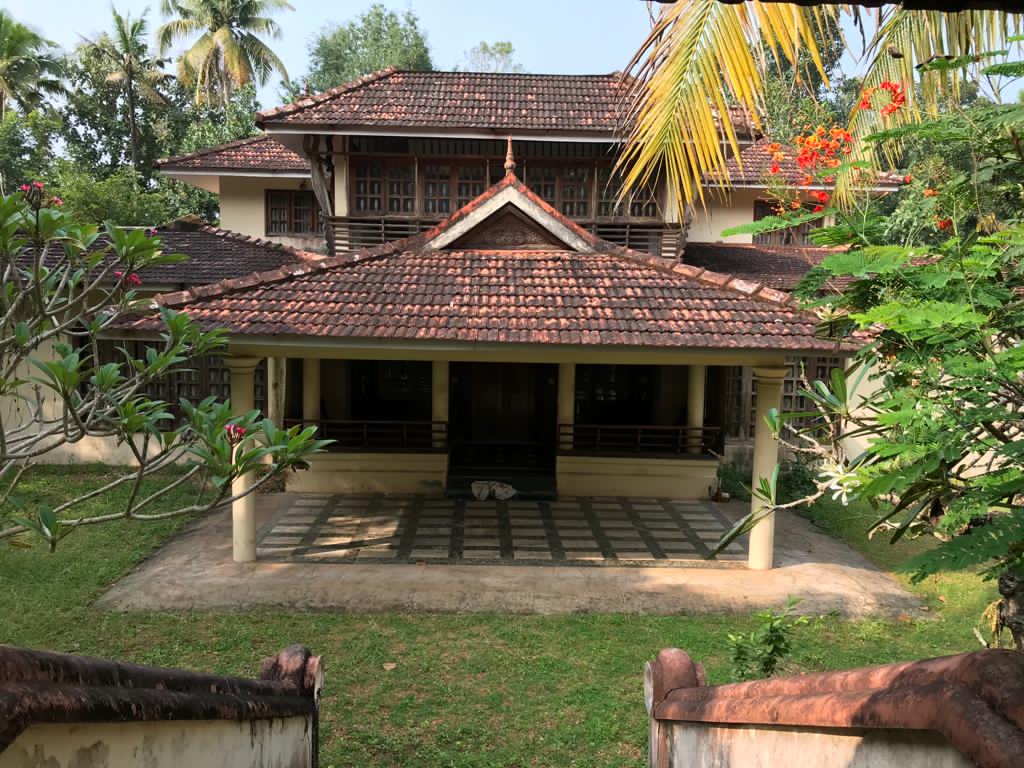 5BHK Semifurnished House with 1 Acre Land4000sqft