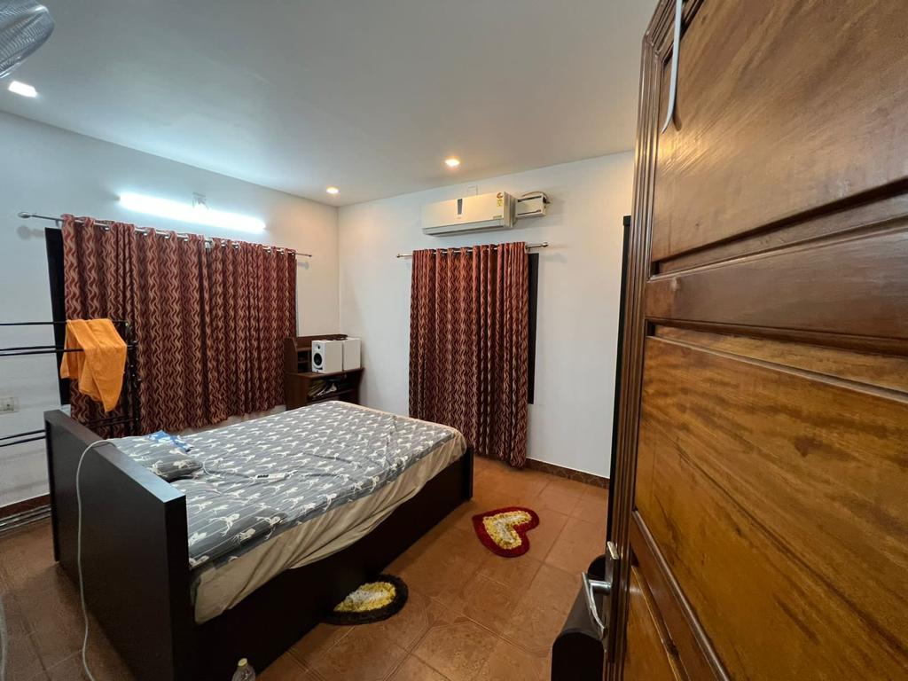 4BHK Semifurnished House 3400 sqft in Thiruvankulam