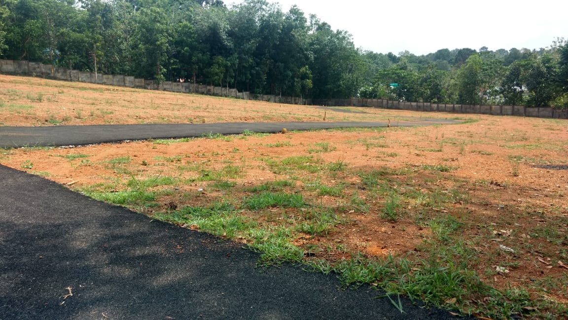 8Cents of Residential Land with a House