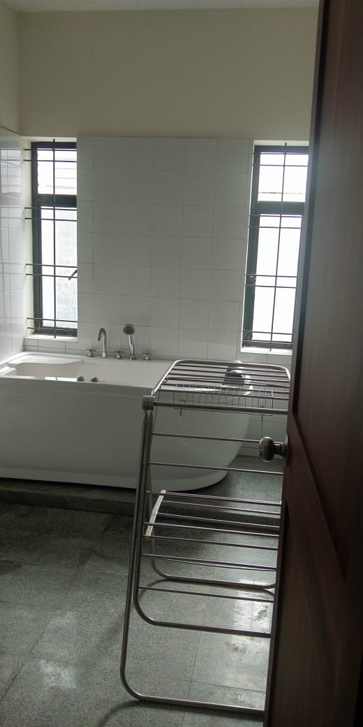 5BHK Semifurnished House2700sqft