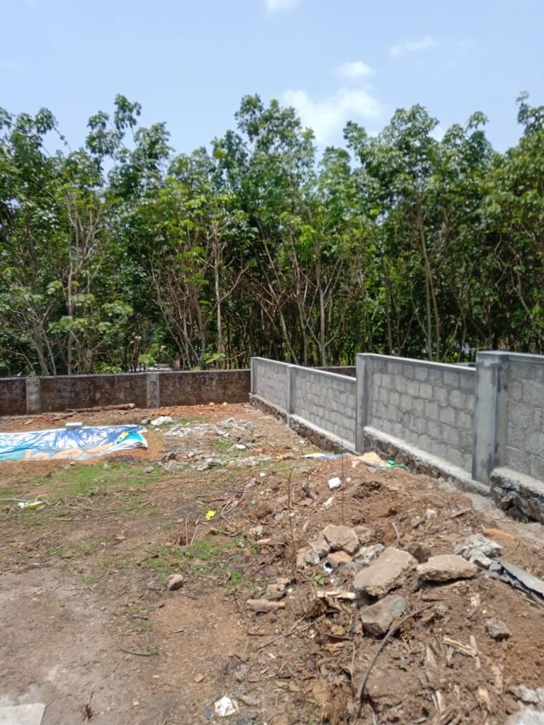1 or 2 Acres of Prime Commercial Property/ Maradu
