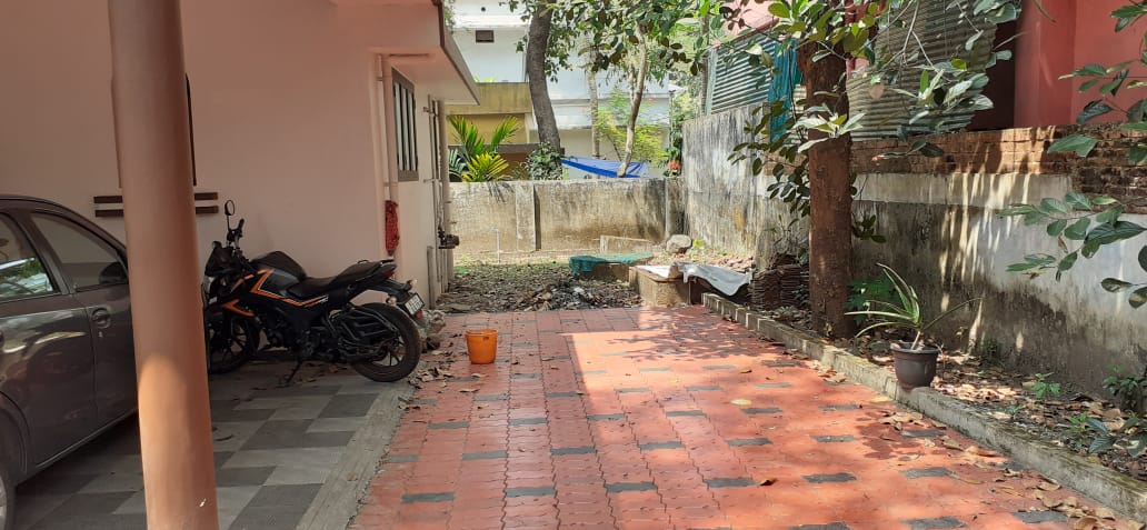 4BHK Brandnew House with 4cent  2100 sqft