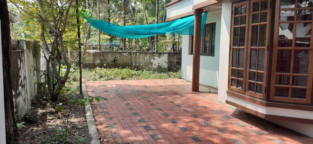 4BHK Brandnew House with 4cent  2100 sqft
