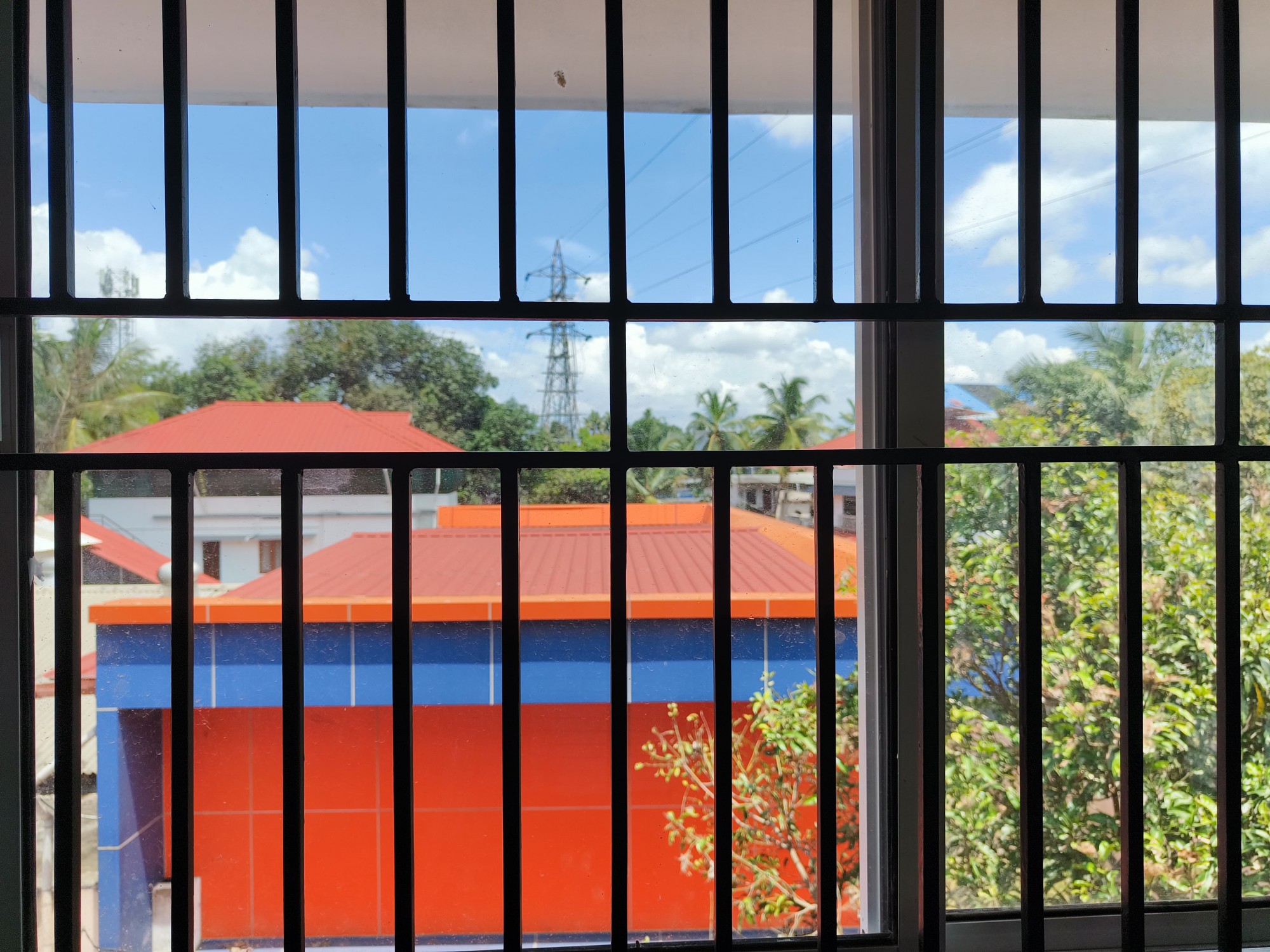 2000 SqFt, Unfurnished Commercial Building