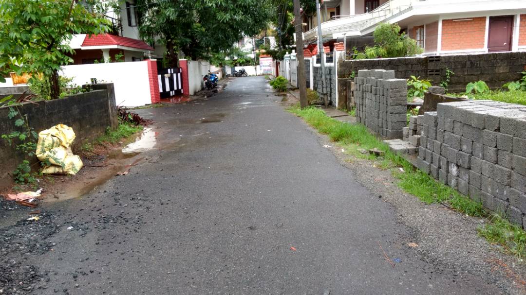 2500sqft 4BHK semifurnished house