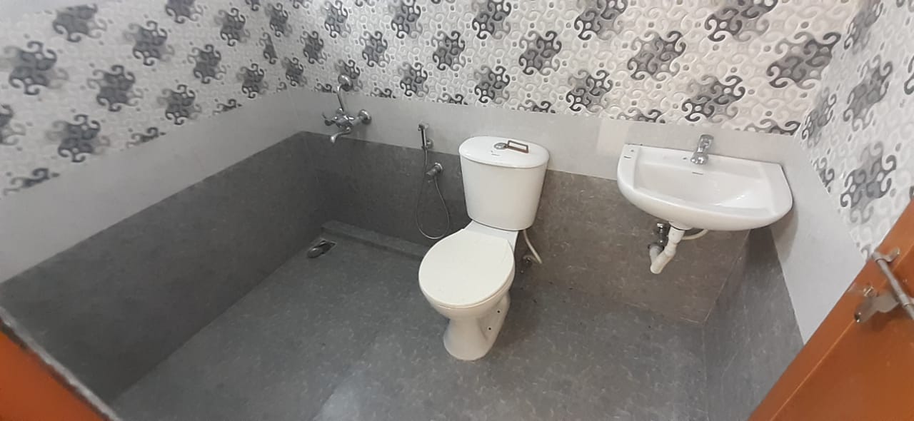 5BHK Semifurnished House,4000sqft in Panangad