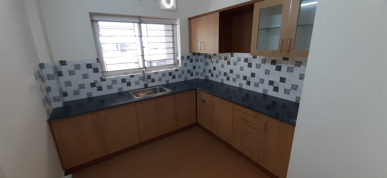 5BHK Semifurnished House,4000sqft in Panangad