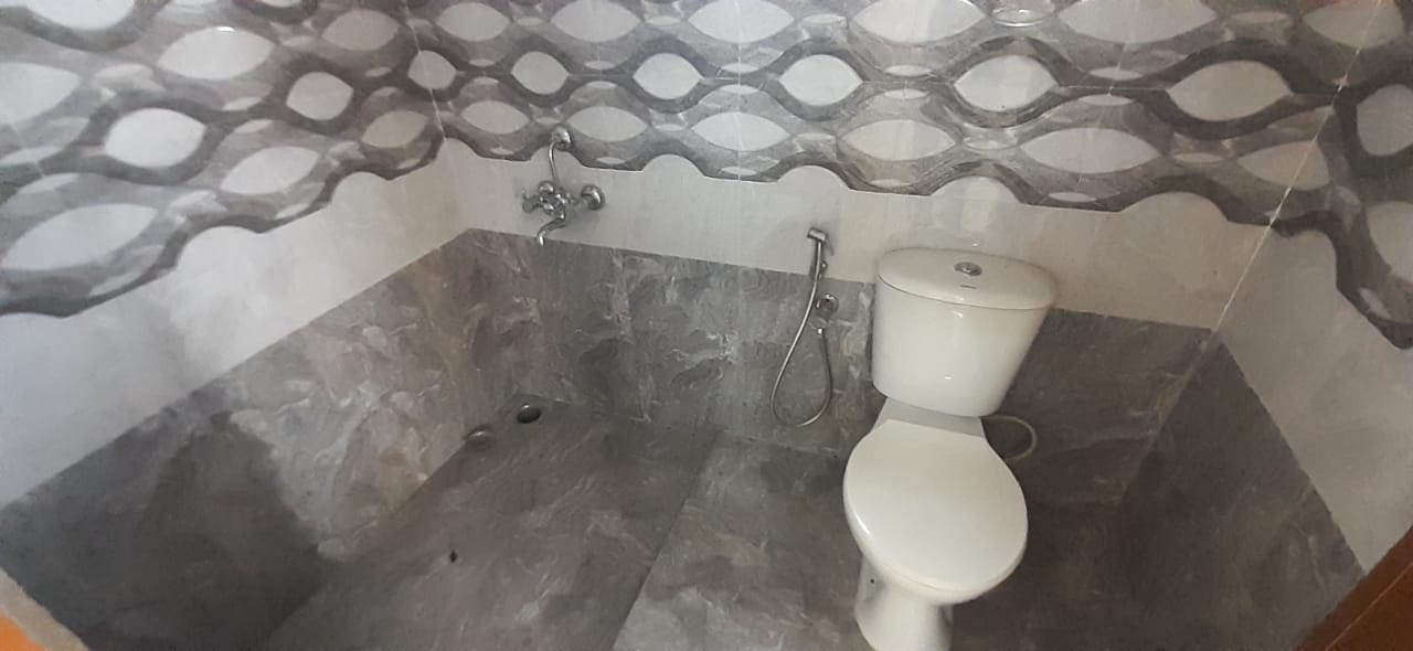 5BHK Semifurnished House,4000sqft in Panangad
