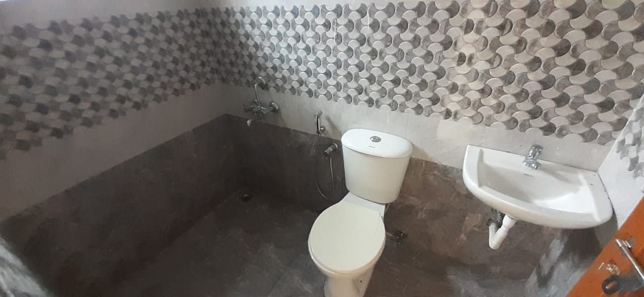 5BHK Semifurnished House,4000sqft in Panangad