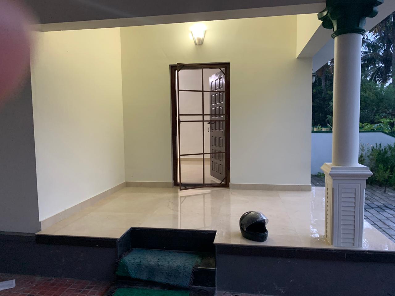 3BHK Semifurnished Flat in Kadavanthra, 1450 sqft