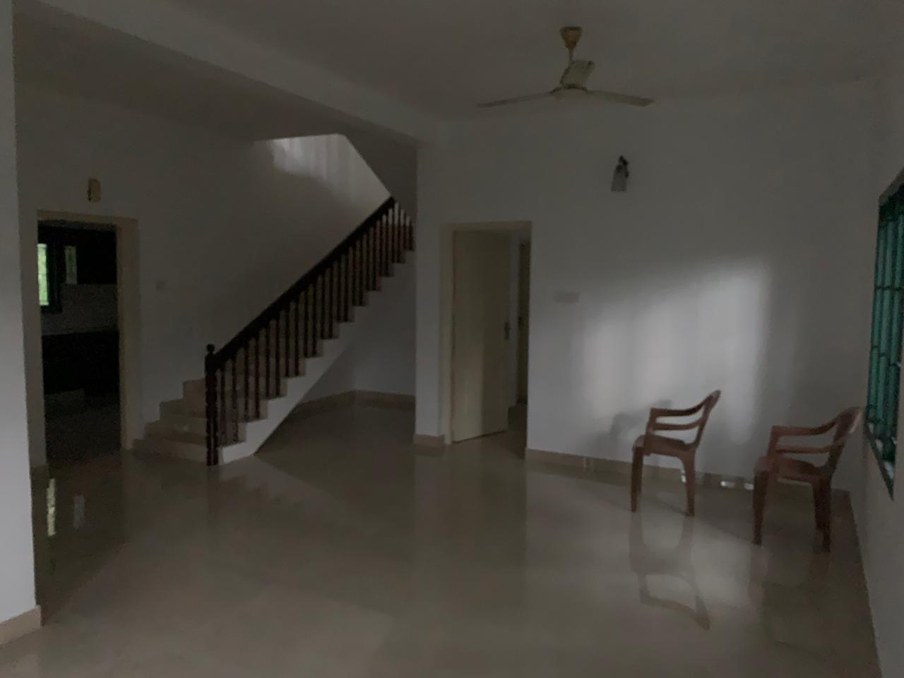 3BHK Semifurnished Flat in Kadavanthra, 1450 sqft