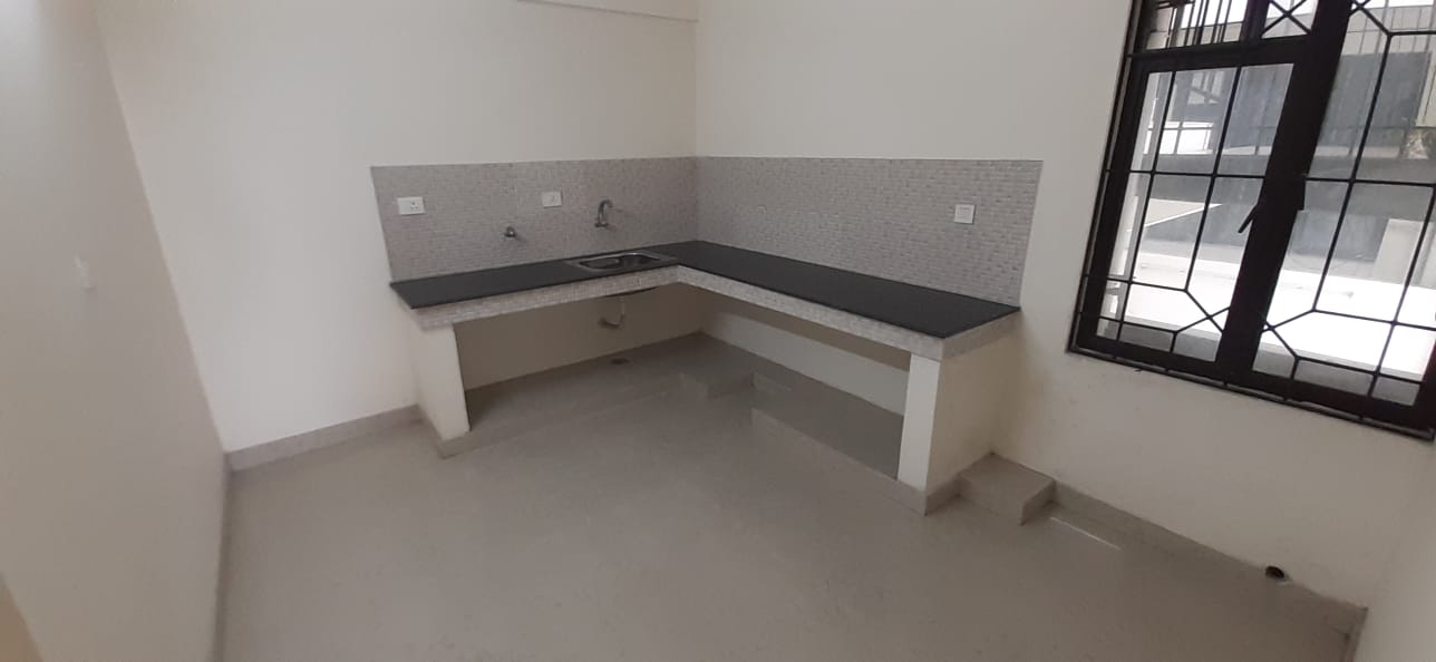3800 sqft 4BHK Fully Furnished Luxury Flat in Gated society in Panangad,Kochi