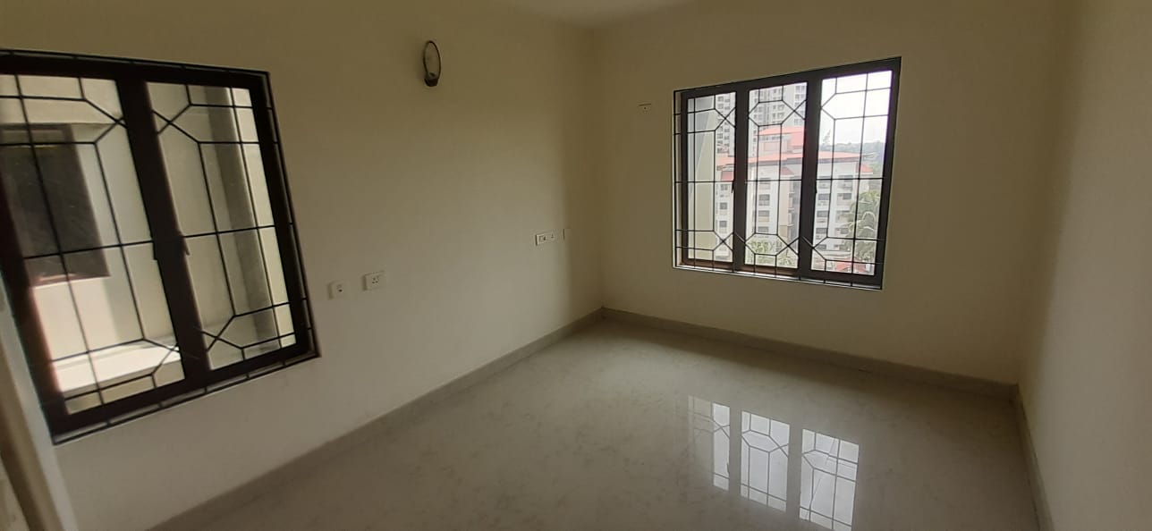 3800 sqft 4BHK Fully Furnished Luxury Flat in Gated society in Panangad,Kochi