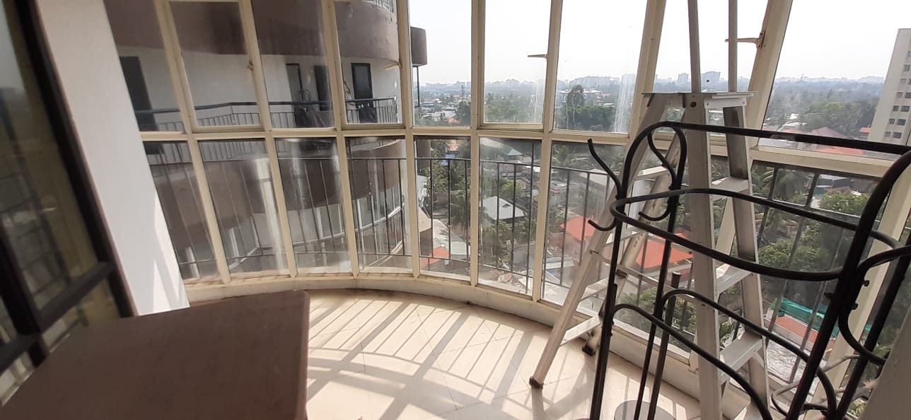 3800 sqft 4BHK Fully Furnished Luxury Flat in Gated society in Panangad,Kochi