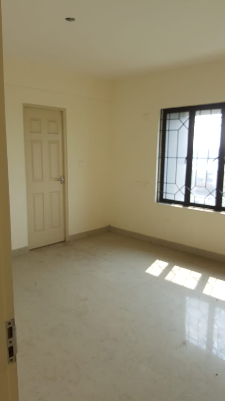 3800 sqft 4BHK Fully Furnished Luxury Flat in Gated society in Panangad,Kochi