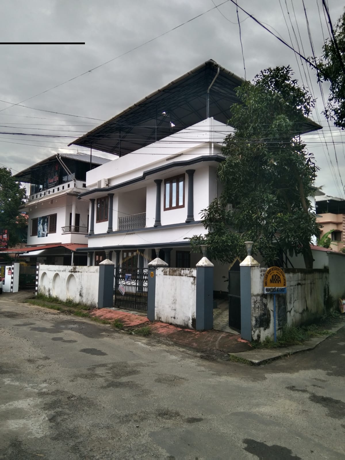 3BHK Semifurnished House  2000sqft