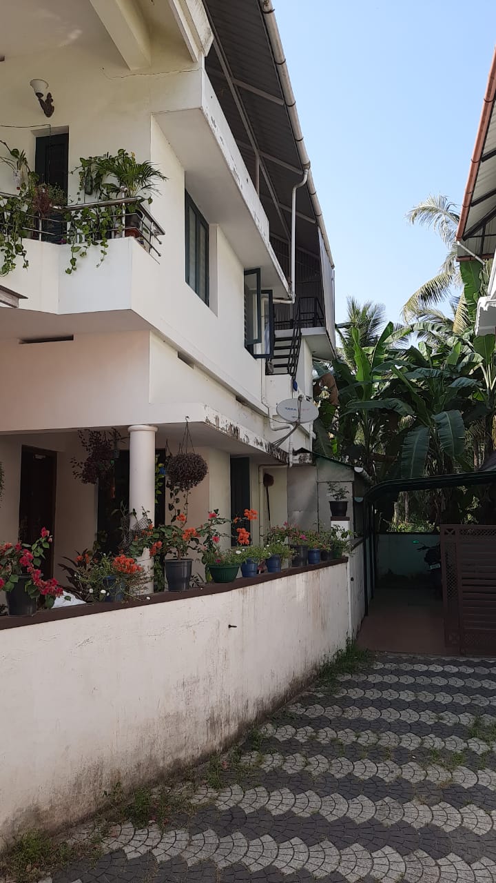 3BHK Semifurnished House1600sqft