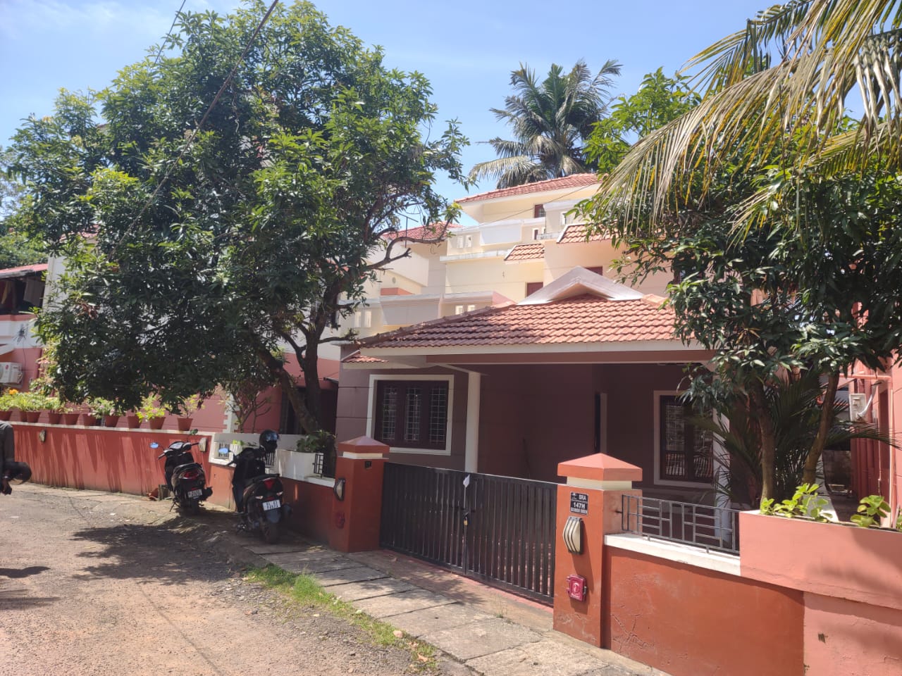 6000 sqft, 8BHK Residential Building in Adichira, Kottayam