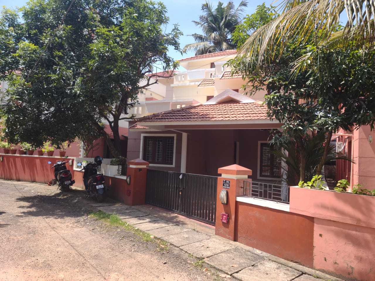 6000 sqft, 8BHK Residential Building in Adichira, Kottayam