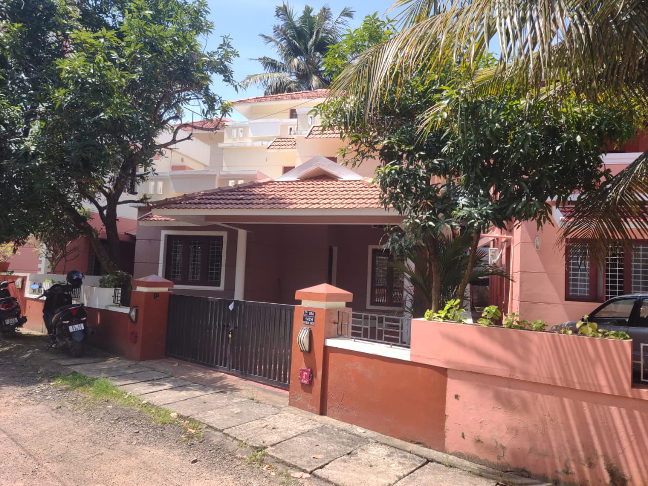 6000 sqft, 8BHK Residential Building in Adichira, Kottayam