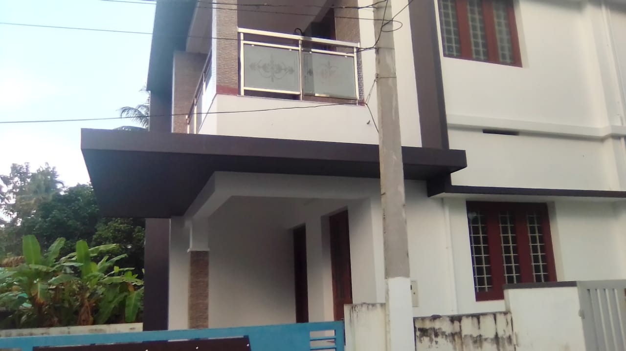 3BHK Semifurnished House with 4.5 Cent Land 1400sqft