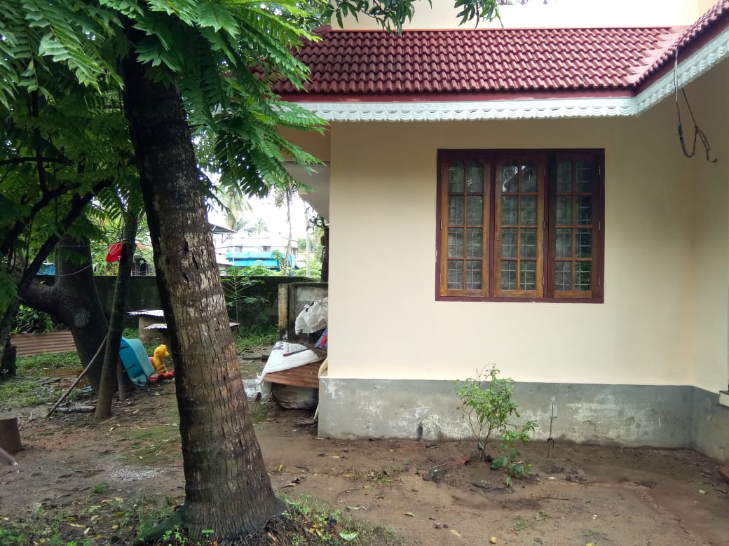 3BHK Semifurnished House with 5cent, 1000sqft