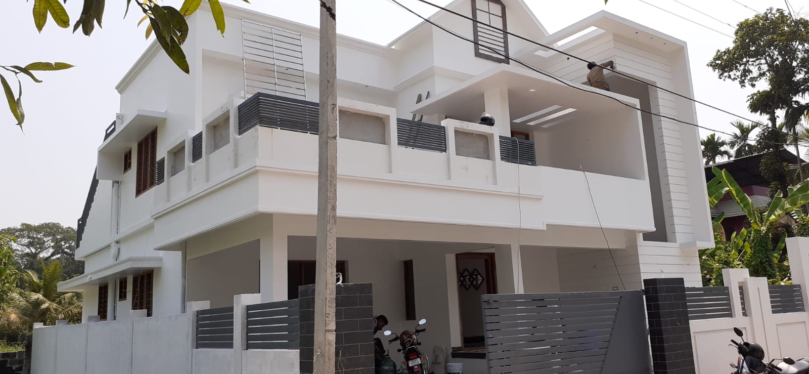 2500 sqft , 3 storied Apartment