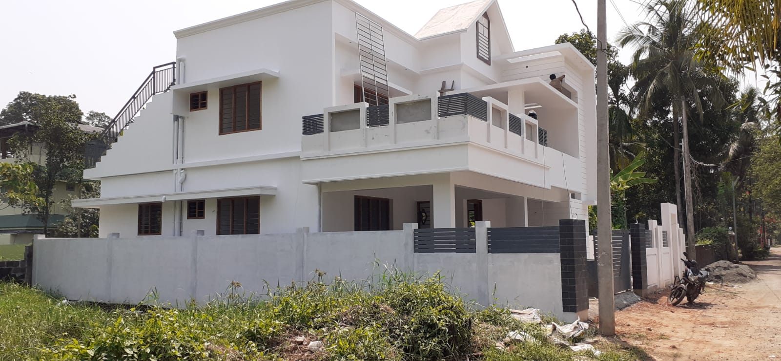2500 sqft , 3 storied Apartment