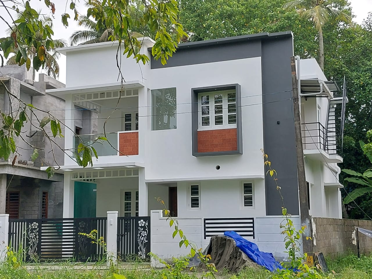 4BHK Brandnew House with 3 cent 1600sqft